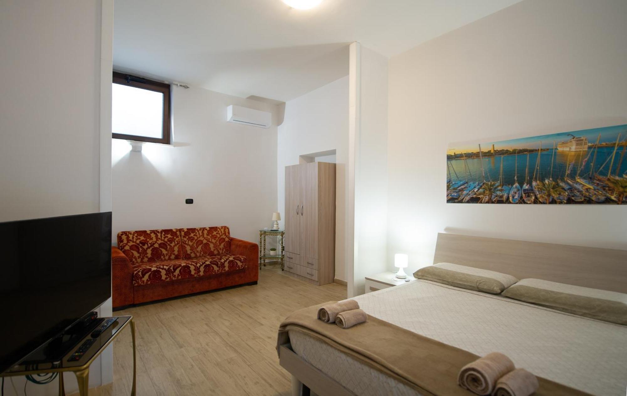 Intero Alloggio, Binario 18 Brindisi Exteriör bild